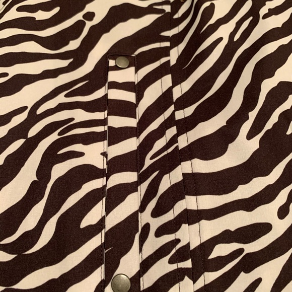 Peck & Peck Top with hoodie - Picture 7 of 7